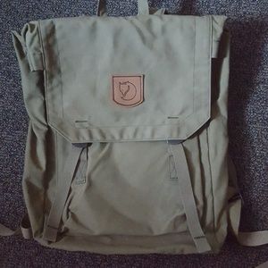 Like New Green Fjallraven Foldsack No. 1